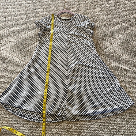 5/$15 A Beautiful Soul Black & White Striped Dress X (=XL) - Picture 6 of 7